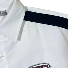 Load image into Gallery viewer, Early 00's Identic "Surfing Gold Coast" Y2K Surfer White Short Sleeve Shirt