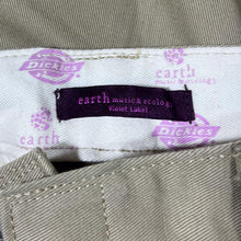 Load image into Gallery viewer, Dickies "Earth Music & Ecology" Brown Turn-Up Safari Shorts