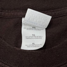 Load image into Gallery viewer, THE DA VINCI CODE (2005) “So Dark The Con Of Man” Crew Movie Promo Graphic T-Shirt