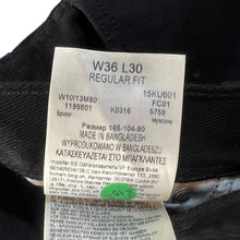 Load image into Gallery viewer, WRANGLER "Regular Fit" Classic Black Denim Straight Leg Jeans