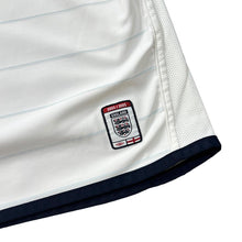 Load image into Gallery viewer, Vintage UMBRO ENGLAND 2003/2005 Football Embroidered Emblem Reversible Football Shirt Jersey
