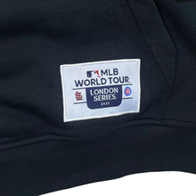 Load image into Gallery viewer, Champion x MLB SAN FRANCISCO GIANTS London Series World Tour Baseball Graphic Hoodie