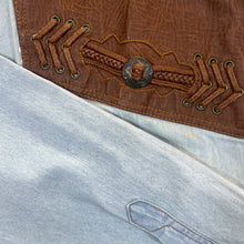 Load image into Gallery viewer, Vintage Stockerpoint Cowboy Western Light Blue Denim Popper Long Sleeve Shirt