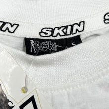 Load image into Gallery viewer, Early 00's SKIN INDUSTRIES Gothic Biker Tattoo Y2K Logo Spellout Graphic T-Shirt