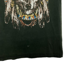 Load image into Gallery viewer, Early 00’s B&C Native American Wolf Dream Catcher Distressed Graphic T-Shirt