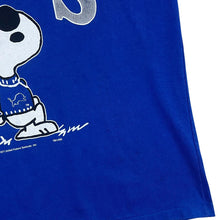 Load image into Gallery viewer, Vintage 90's NFL Detroit Lions Peanuts Snoopy Football Graphic Single Stitch T-Shirt