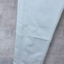Load image into Gallery viewer, Vintage Authentic Blues Classic Cream White Denim Tapered Jeans