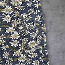 Load image into Gallery viewer, BDG Urban Outfitters Floral Cargo Skate Jeans W32 L32 Daisy Print Trousers