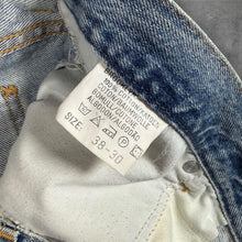 Load image into Gallery viewer, Vintage Lee Jeans W38 L30 Made in Ireland 90s Light Wash Straight Leg Denim