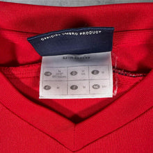 Load image into Gallery viewer, Vintage England 2002 2004 Umbro Training Shirt Red Football Top Medium
