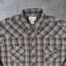 Load image into Gallery viewer, Vintage Wrangler Wrancher Western Cowboy Grey Red Check Long Sleeve Popper Shirt