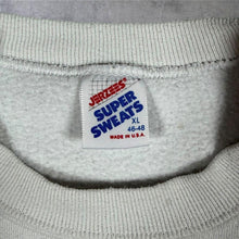 Load image into Gallery viewer, Vintage 1990 Cunningham’s Tavern Aberdeen Scotland Sweatshirt Jerzees USA Medium