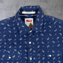 Load image into Gallery viewer, Levi’s "Modern Fit" Paisley Patterned Pearl Snap Popper Button Cotton Shirt