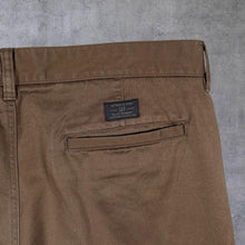 Load image into Gallery viewer, GAP Khakis "Classic Fit" Brown Straight Leg Cotton Chino Trousers