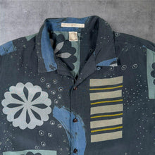 Load image into Gallery viewer, Vintage Perry Ellis Crazy Abstract Pattern Short Sleeve 75% Silk Shirt