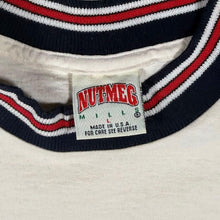 Load image into Gallery viewer, Vintage 90s New York Yankees Nutmeg Mills T Shirt L Made USA MLB Single Stitch