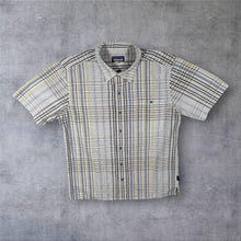 Load image into Gallery viewer, Patagonia Seersucker Shirt Mens Plaid Short Sleeve Outdoor Check Mens Medium