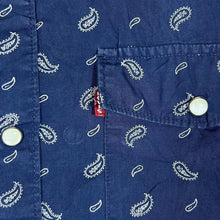 Load image into Gallery viewer, Levi’s "Modern Fit" Paisley Patterned Pearl Snap Popper Button Cotton Shirt