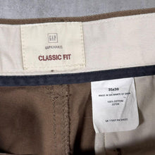 Load image into Gallery viewer, GAP Khakis "Classic Fit" Brown Straight Leg Cotton Chino Trousers