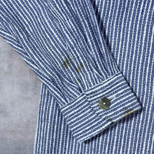 Load image into Gallery viewer, Vintage 90's Cavori "Sporting" Blue White Patterned Striped Long Sleeve Button-Up Shirt