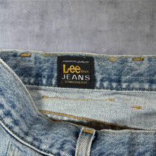 Load image into Gallery viewer, Vintage Lee Jeans W38 L30 Made in Ireland 90s Light Wash Straight Leg Denim