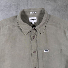 Load image into Gallery viewer, Wrangler "Regular" Classic Khaki Short Sleeve Linen Cotton Shirt