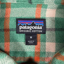 Load image into Gallery viewer, Patagonia Fjord Flannel Shirt Mens M Green Plaid Organic Cotton 53947 FA20