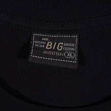 Load image into Gallery viewer, Early 00's Mr. Big "Weedin Me Garden" Rasta Novelty Graphic Black Cotton T-Shirt