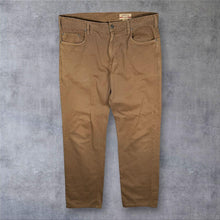 Load image into Gallery viewer, Orvis "Five Pocket" Brown Classic Straight Leg Regular Fit Cotton Jeans