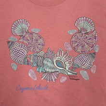 Load image into Gallery viewer, Anvil (1993) CAYMAN ISLANDS Sea Shell Souvenir Spellout Graphic Single Stitch T-Shirt