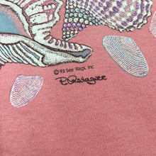 Load image into Gallery viewer, Anvil (1993) CAYMAN ISLANDS Sea Shell Souvenir Spellout Graphic Single Stitch T-Shirt