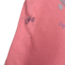 Load image into Gallery viewer, Anvil (1993) CAYMAN ISLANDS Sea Shell Souvenir Spellout Graphic Single Stitch T-Shirt