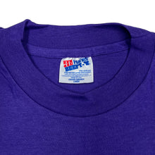 Load image into Gallery viewer, Vintage Hanes (1992) "Florida" Sea Shell Beach Souvenir Graphic Single Stitch T-Shirt