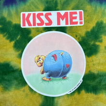 Load image into Gallery viewer, TOPPS “KISS ME!” Cartoon Bear Novelty Spellout Graphic Tie Dye T-Shirt