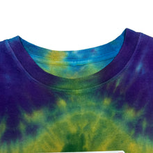 Load image into Gallery viewer, TOPPS “KISS ME!” Cartoon Bear Novelty Spellout Graphic Tie Dye T-Shirt