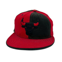 Load image into Gallery viewer, New Era NBA CHICAGO BULLS Embroidered Logo Colour Block Stretch Fit Snapback Baseball Cap