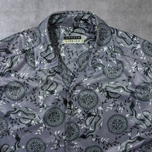 Load image into Gallery viewer, Early 00's Angelo Litrico C&amp;A Goth Y2K Dragon Patterned Grey Short Sleeve Shirt
