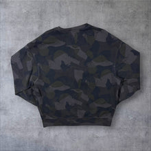 Load image into Gallery viewer, Levi's "Relaxed" Khaki Grey Camo Camouflage Pattern Mini Logo Sweatshirt
