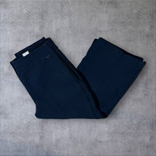 Load image into Gallery viewer, Early 00's Nike Mini Swoosh Logo Navy Blue 3/4 Length Capri Pants Shorts
