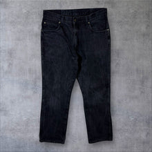 Load image into Gallery viewer, Wrangler "Regular Fit" Faded Black Straight Leg Cotton Denim Jeans
