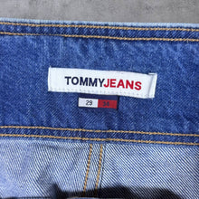 Load image into Gallery viewer, Tommy Hilfiger Jeans "New Paperbag Mom Jean" Blue Denim Tapered Jeans
