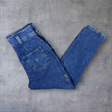 Load image into Gallery viewer, Tommy Hilfiger Jeans "New Paperbag Mom Jean" Blue Denim Tapered Jeans
