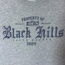 Load image into Gallery viewer, Delta "Property Of Black Hills"" USA Tourist Spellout Graphic Grey T-Shirt
