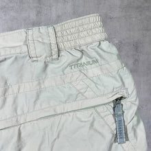 Load image into Gallery viewer, Columbia Titanium Cream Outdoor Utility Nylon Hiking Shorts
