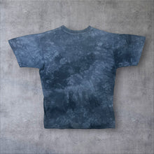 Load image into Gallery viewer, Vintage The Mountain (1999) Wolf Animal Wildlife Graphic Grey-Blue Tie Dye Cotton T-Shirt
