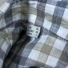 Load image into Gallery viewer, Barbour Country Plaid Check 100% Linen Short Sleeve Shirt
