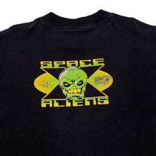 Load image into Gallery viewer, Vintage 90’s Freeze ABSOLUTELY ALIEN “Space Aliens” Sci-Fi Cartoon Graphic T-Shirt
