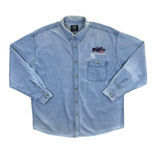 Load image into Gallery viewer, Vintage Lee MLB New York Yankees "2000 Champions" Long Sleeve Button-Up Blue Denim Shirt

