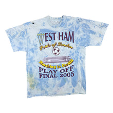 Load image into Gallery viewer, WEST HAM UNITED &quot;Play Off Final 2005&quot; Football Souvenir Graphic Tie Dye Distressed T-Shirt
