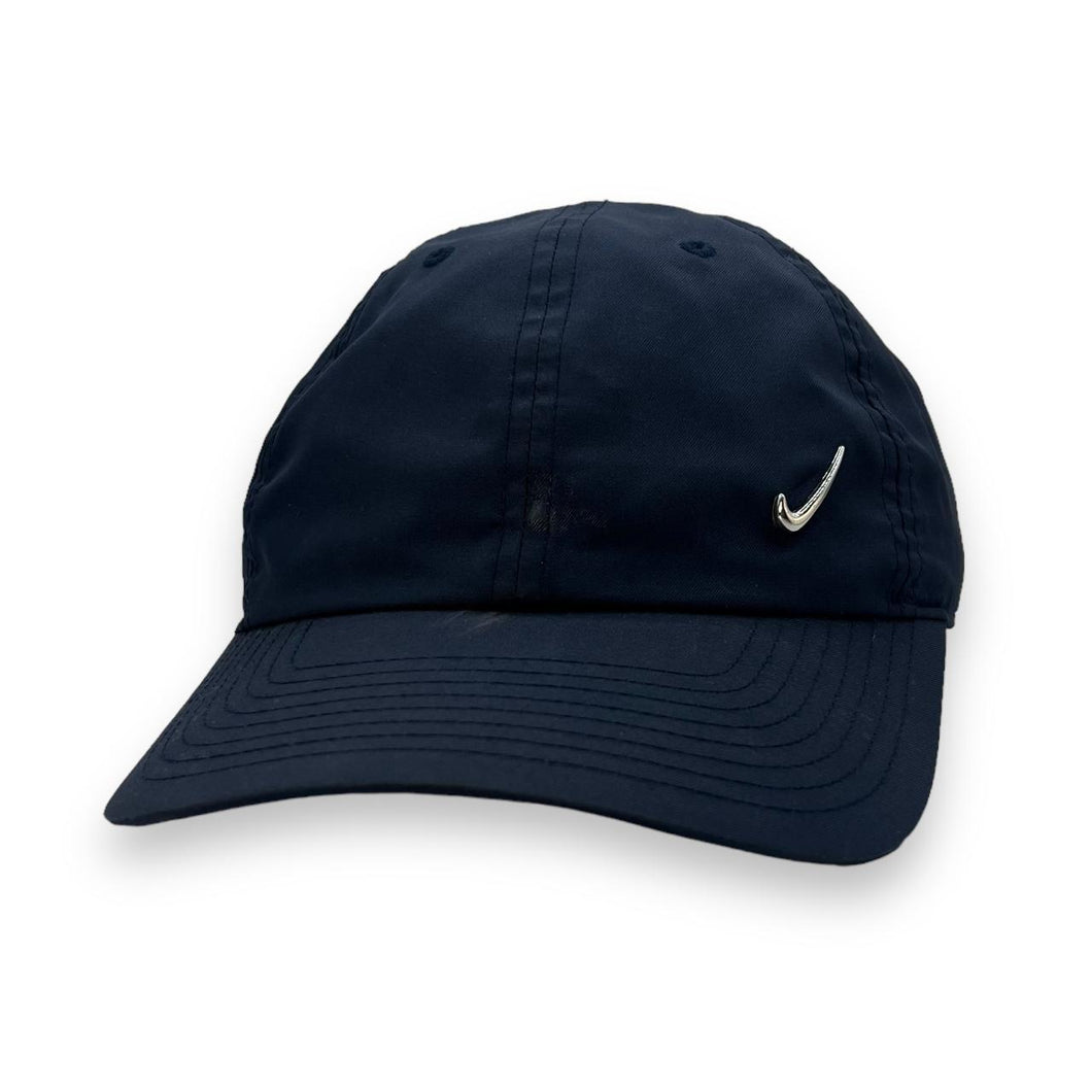 NIKE Classic Basic Mini Metallic Swoosh Logo Baseball Cap